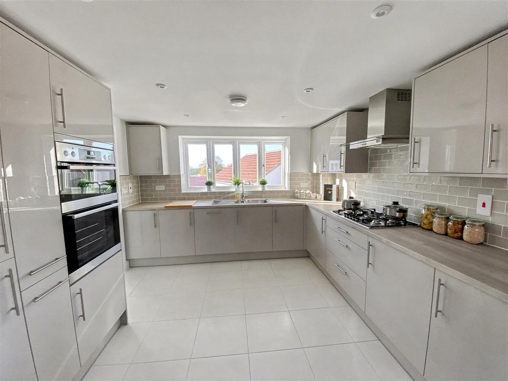 Property photo 3 of 10 Plot 201 Kitchen 2