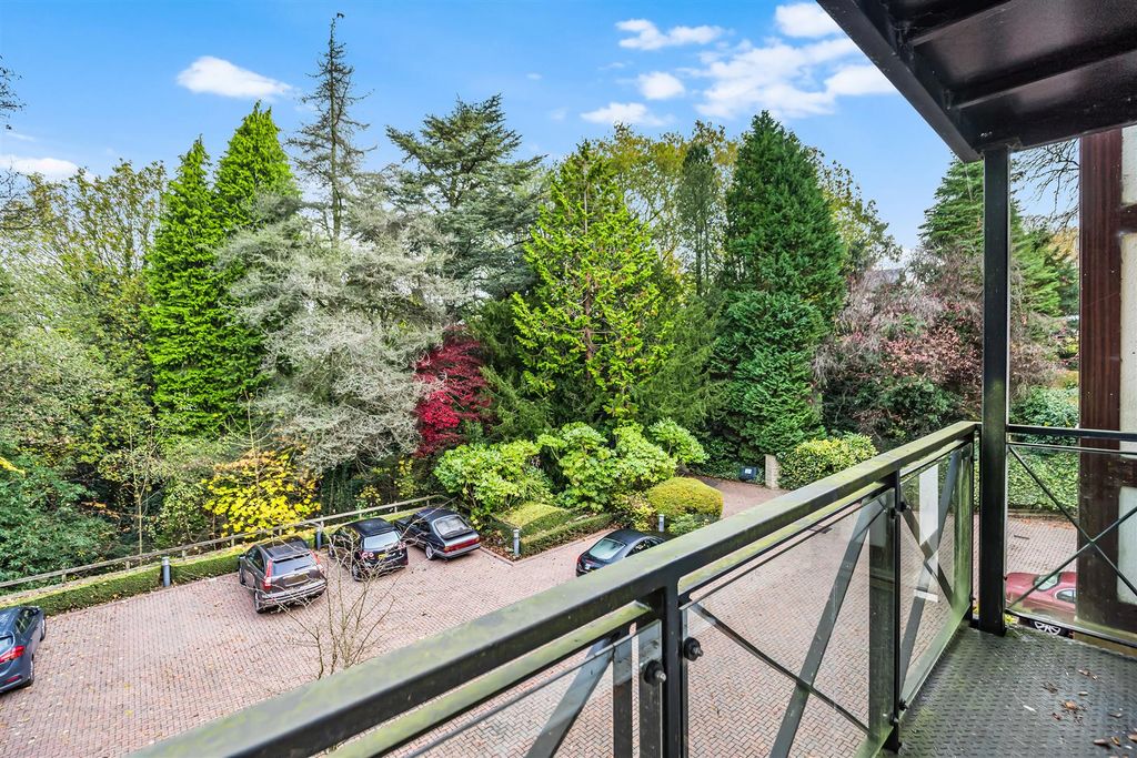 Additional image 14 of 2 bed flat for sale8A Clifton Road, Ben Rhydding, Ilkley LS29