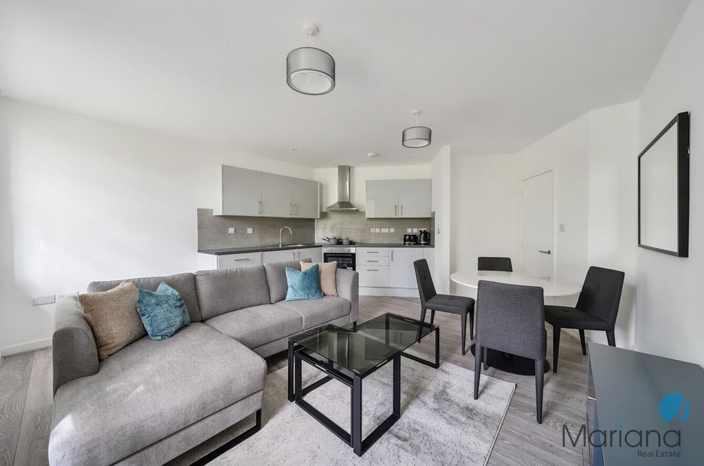 Property photo 3 of 16 Reception Room