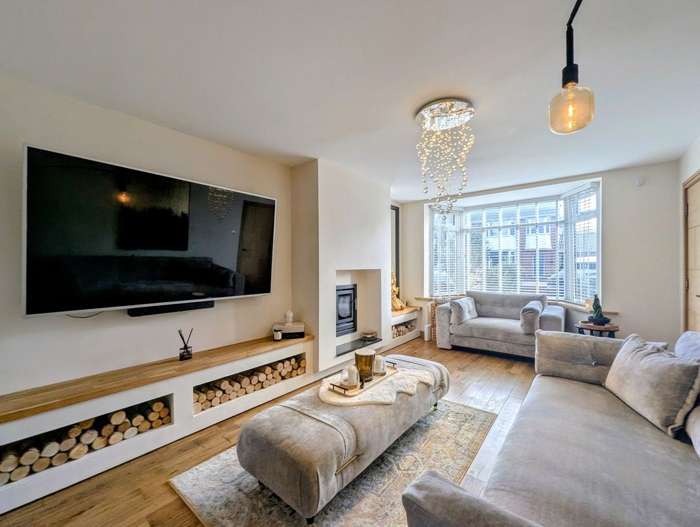 Property photo 2 of 32