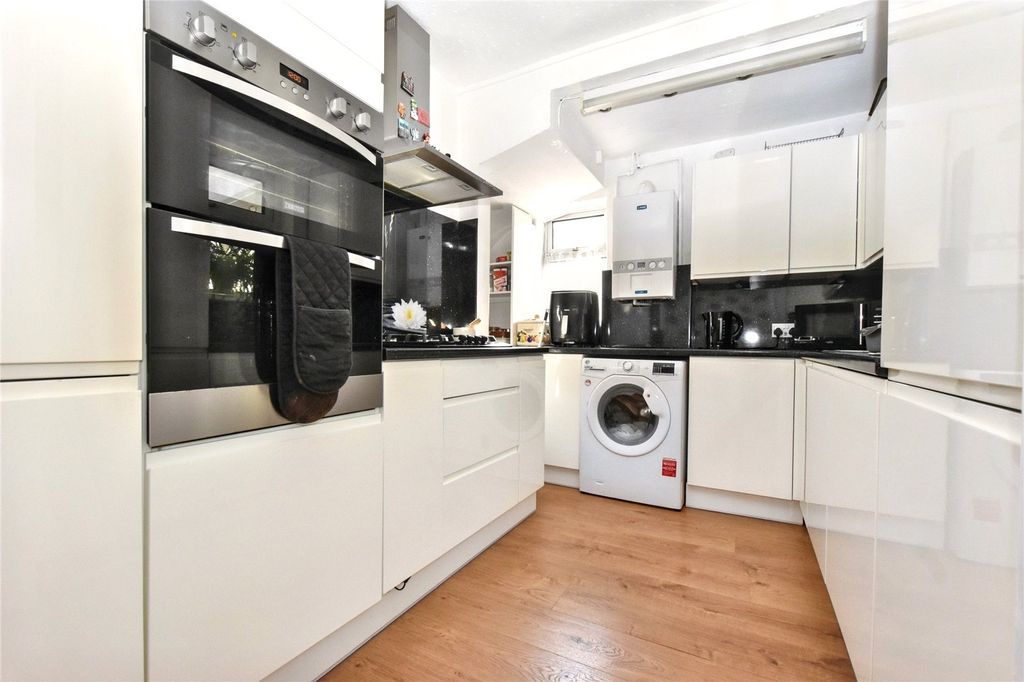 Property photo 3 of 21 Picture No. 09