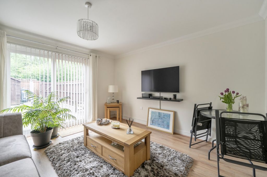 Property photo 2 of 25 1454864-14-69F9Fc...