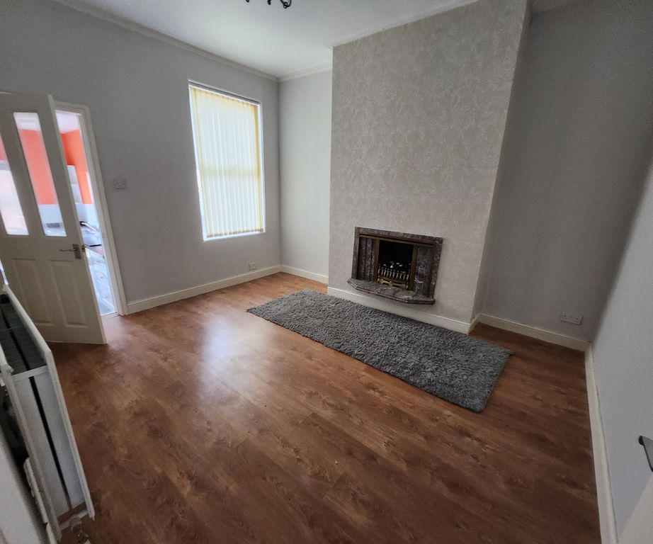 Property photo 3 of 9 Dining Room