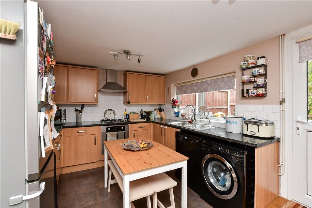 Property photo 3 of 8 Kitchen