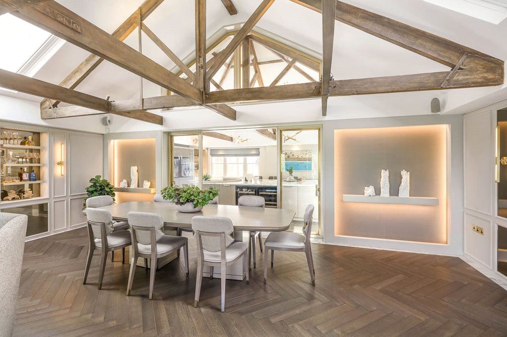 Property photo 2 of 16 Dining Area
