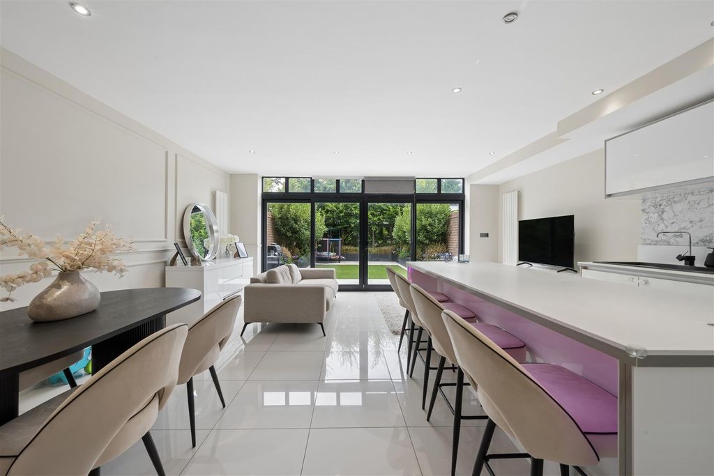 Property photo 3 of 35 Open Plan Kitchen-Family Room