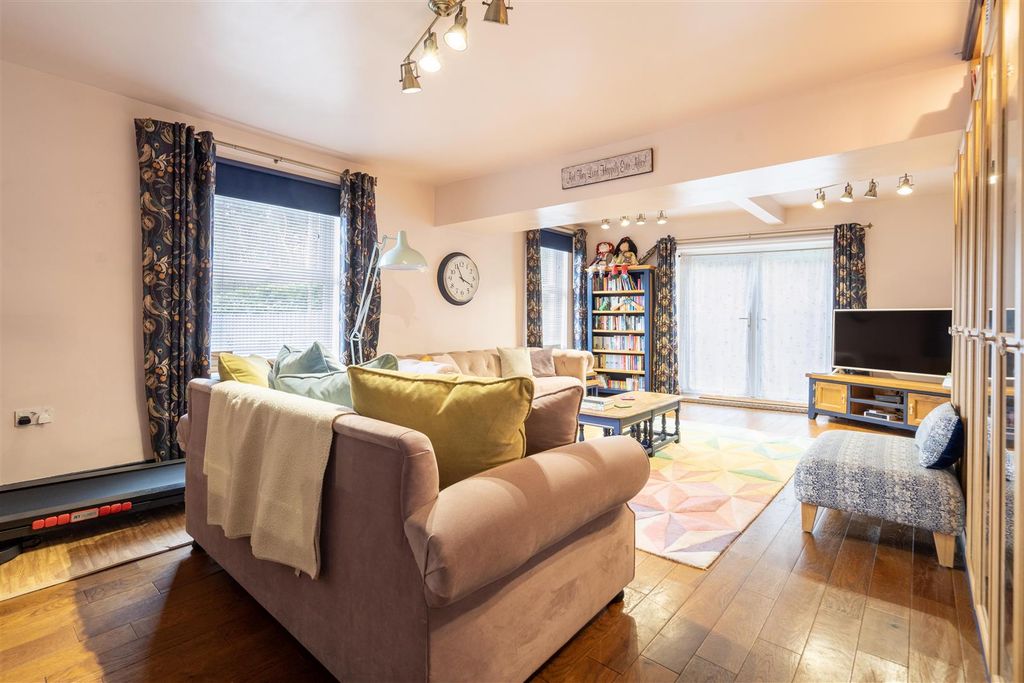 Property photo 2 of 12 Living Room