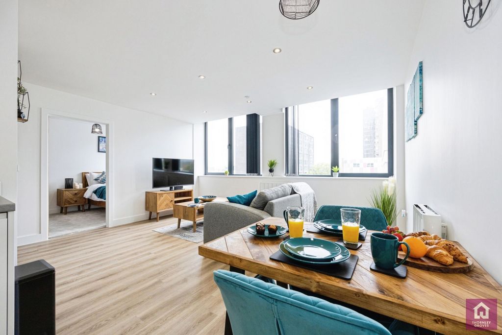 Property photo 1 of 18 Pbox-Img.Jpg
