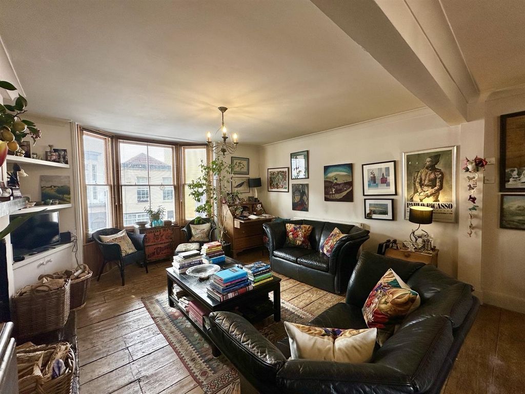 Property photo 1 of 25