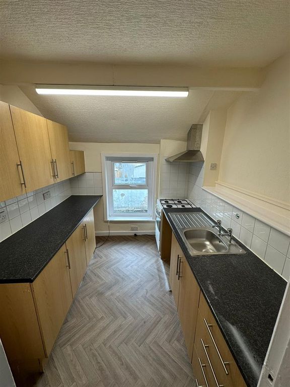 Property photo 1 of 8 Kitchen