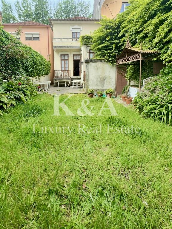 Property photo 1 of 2
