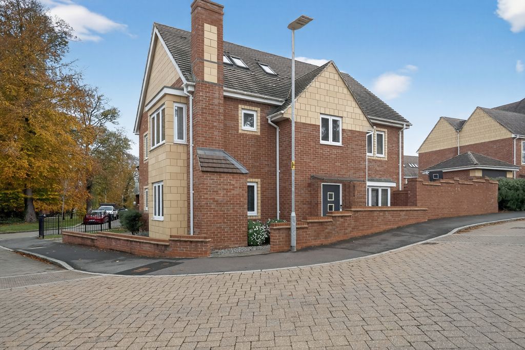 Property photo 3 of 21