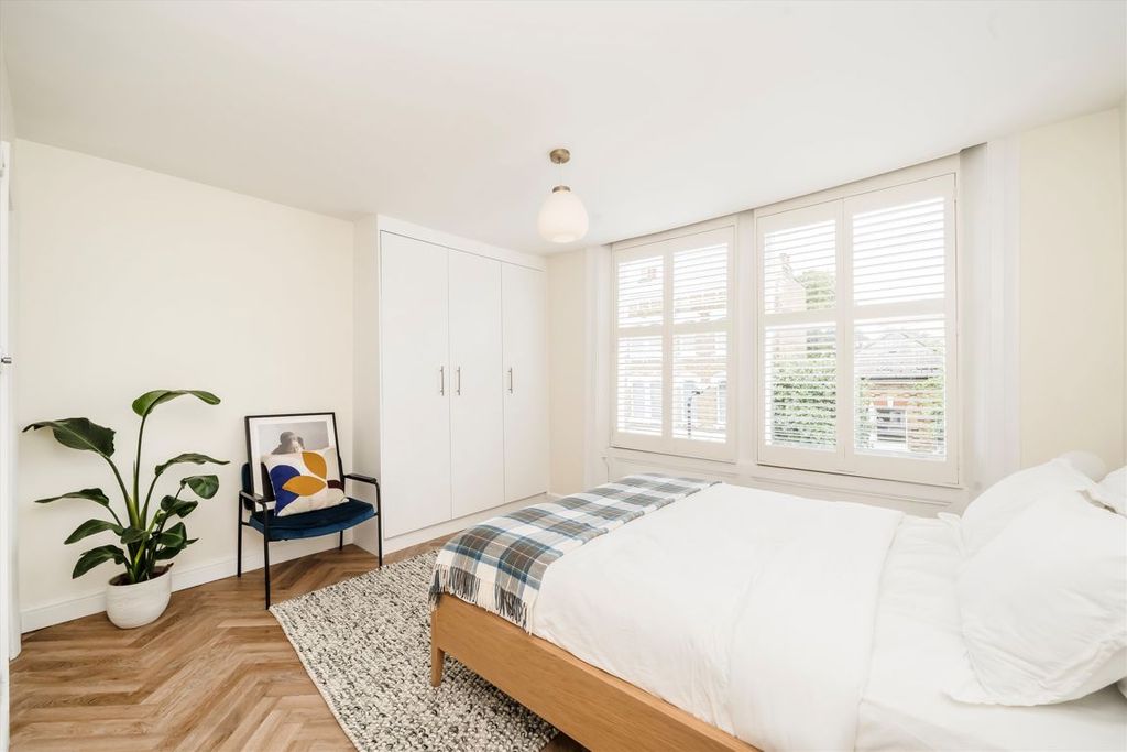 Property photo 3 of 5