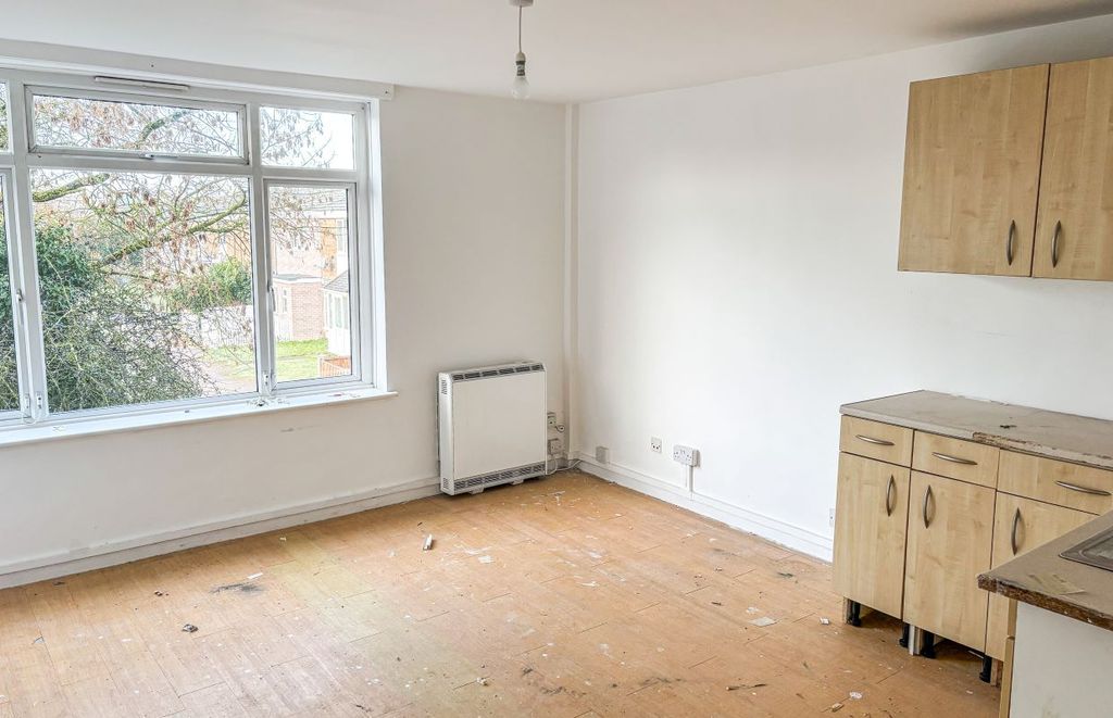 Property photo 3 of 6