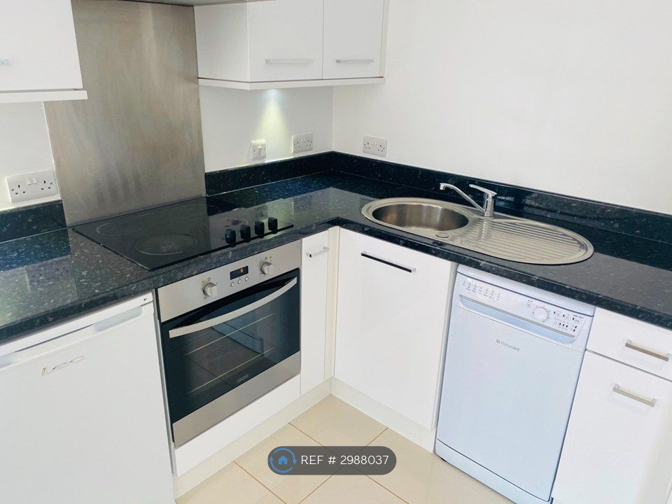 Property photo 3 of 35