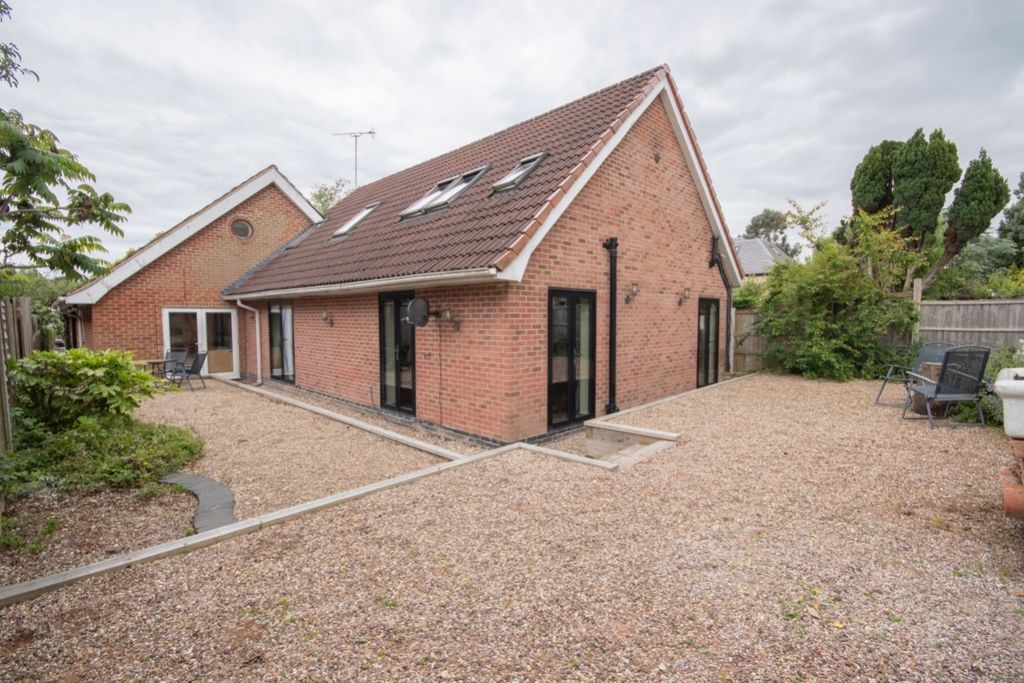 Property photo 1 of 8 Lrg_Front