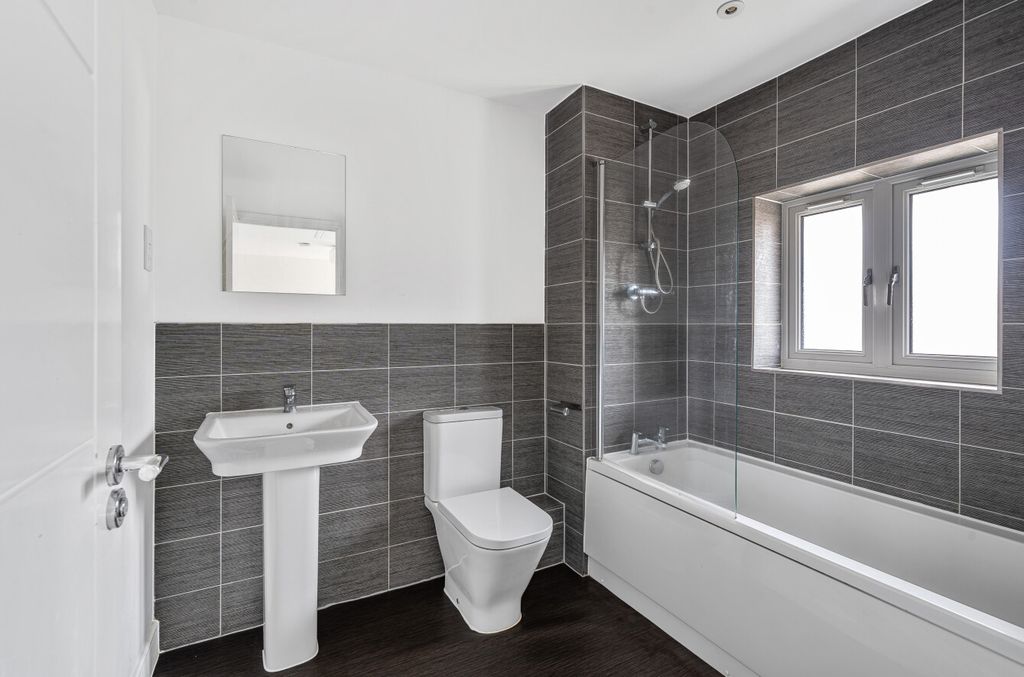 Property photo 3 of 24 10686648