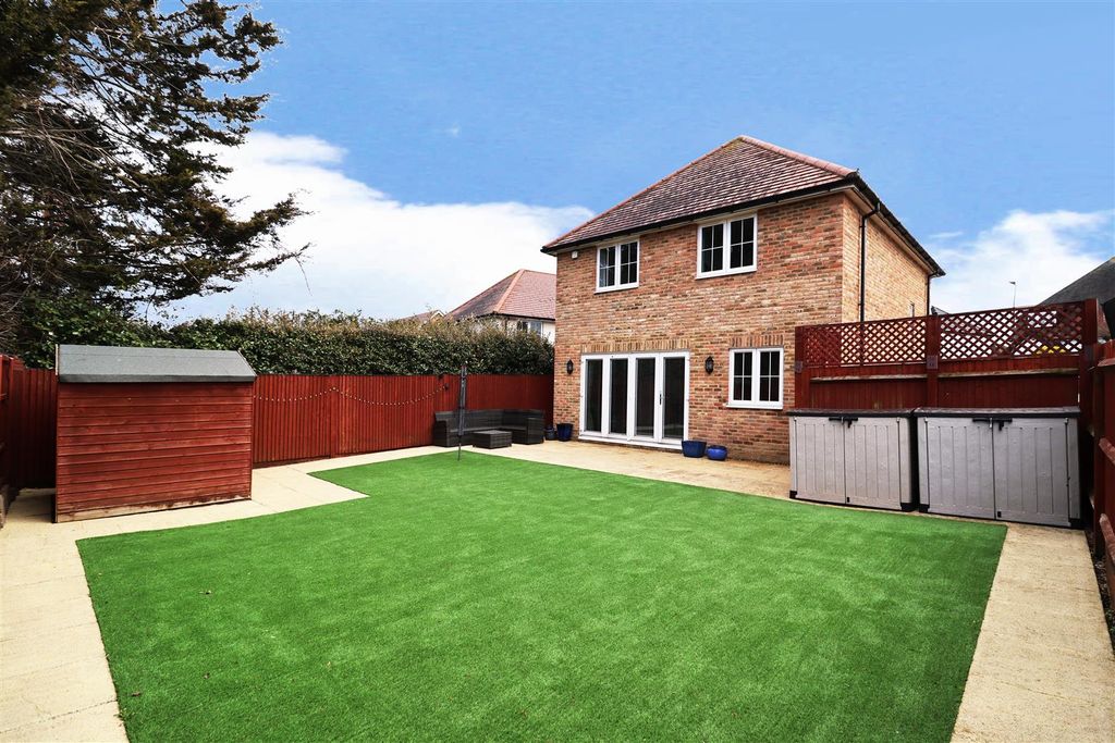 Property photo 2 of 22 Garden