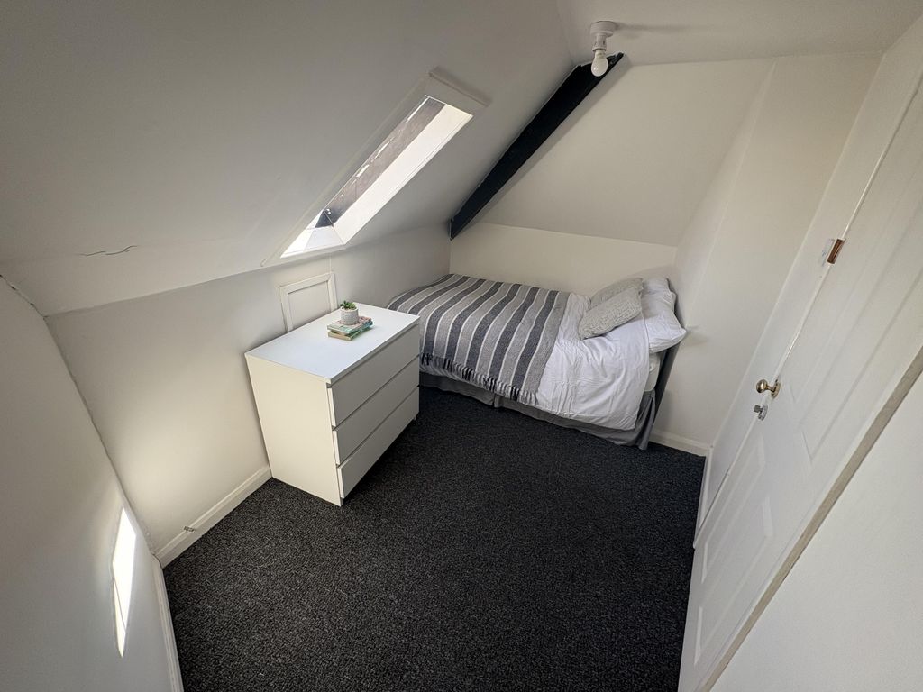 Property photo 1 of 6 Img_2761 2