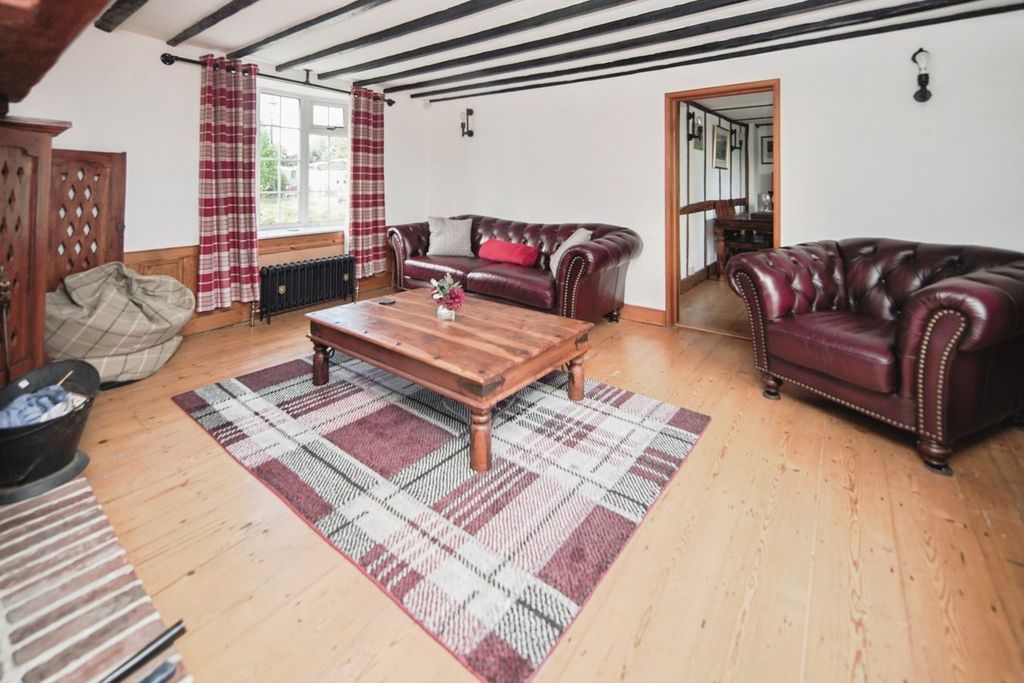 Property photo 2 of 25