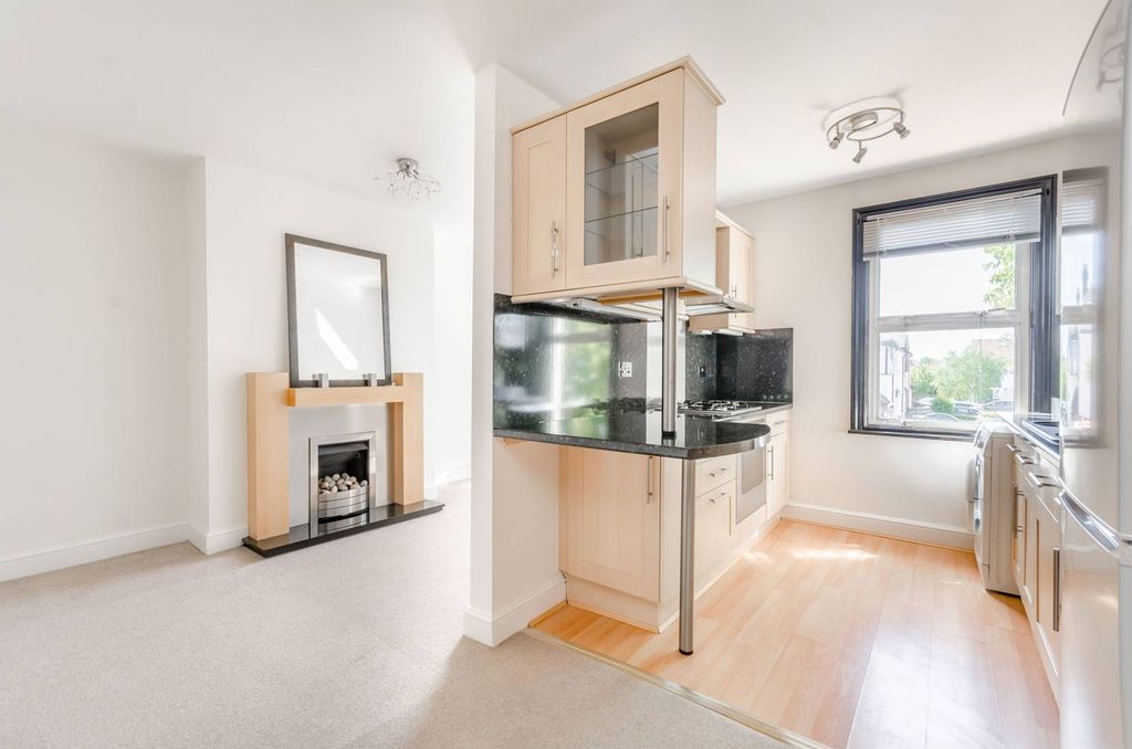 Property photo 1 of 8