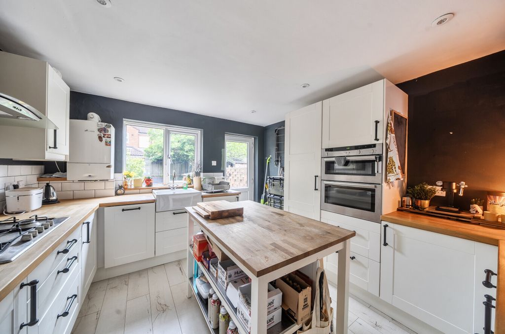 Property photo 3 of 18 1458972-19-6A0B55...