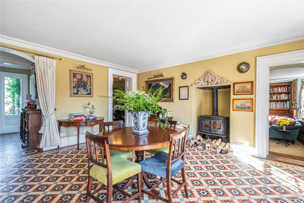 Property photo 2 of 25 Entrance Hall