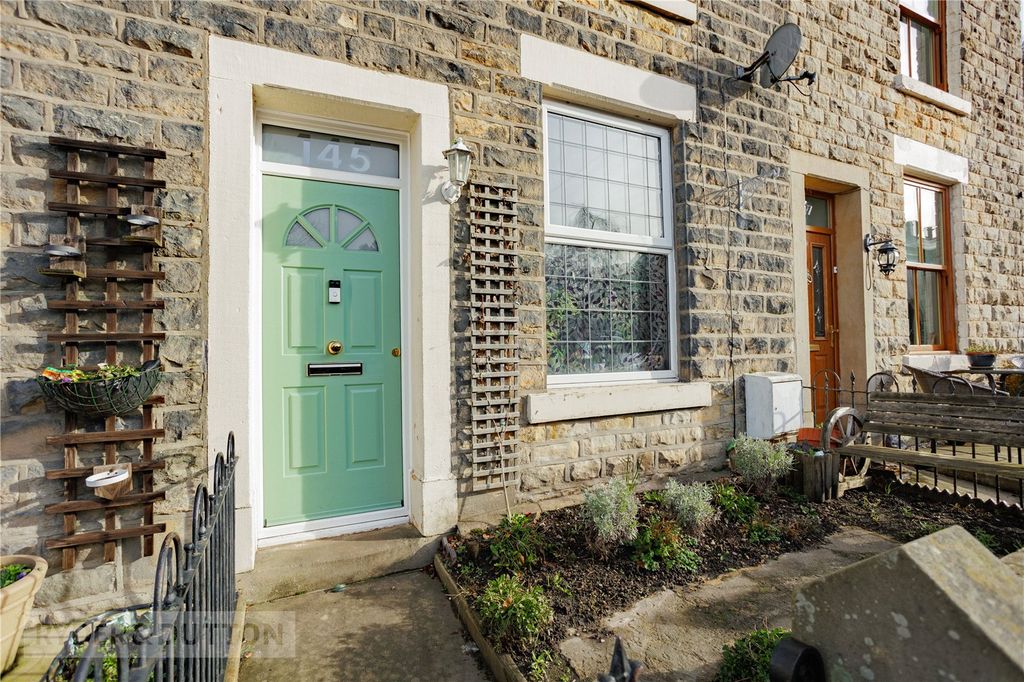 Property photo 2 of 20 Front