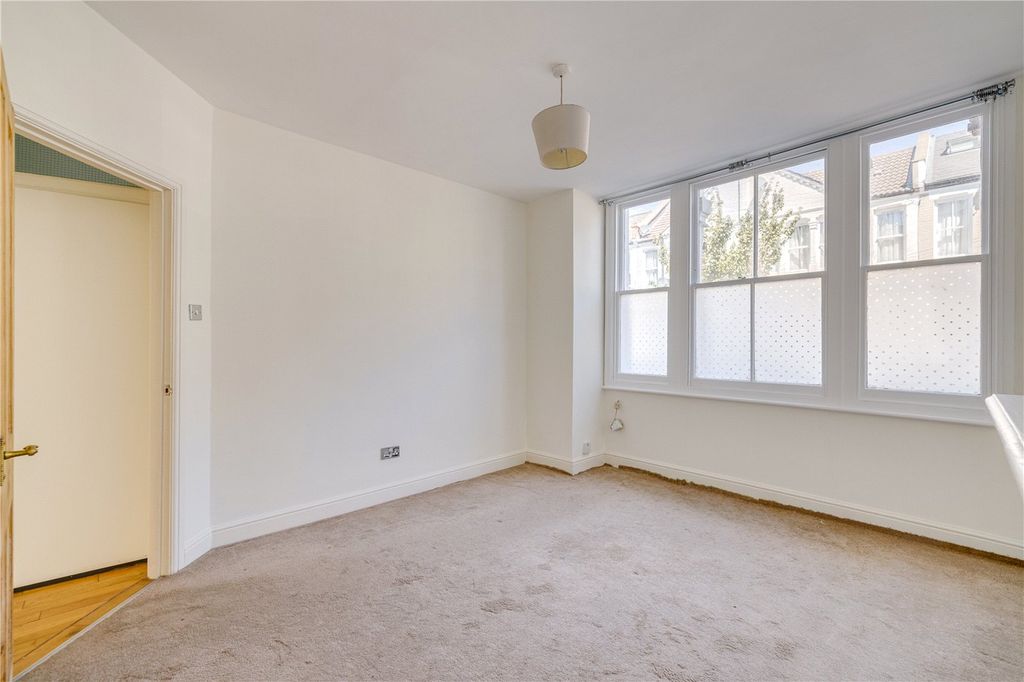 Property photo 2 of 14 Picture No. 23