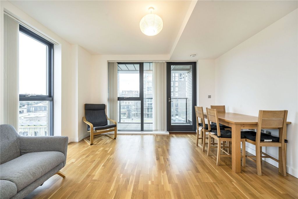 Property photo 2 of 7 Picture No. 21