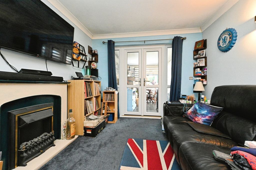 Property photo 3 of 17 Photo