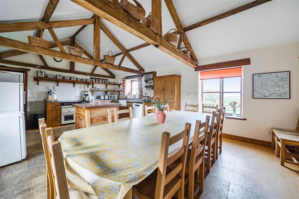 Property photo 3 of 25 Kitchen