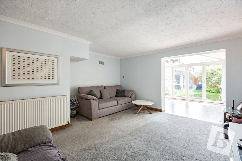 Property photo 1 of 17 Lounge