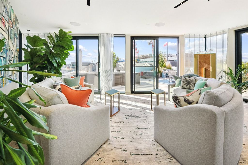 Property photo 3 of 29 Picture No. 32