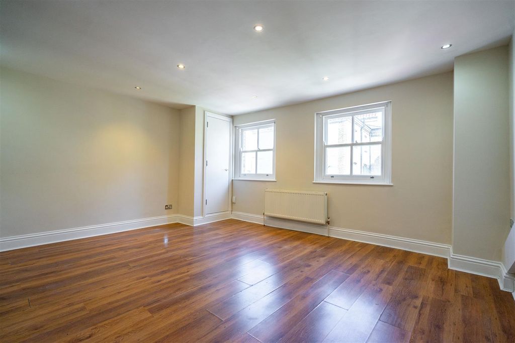 Property photo 2 of 7 Dsc01001.Jpg