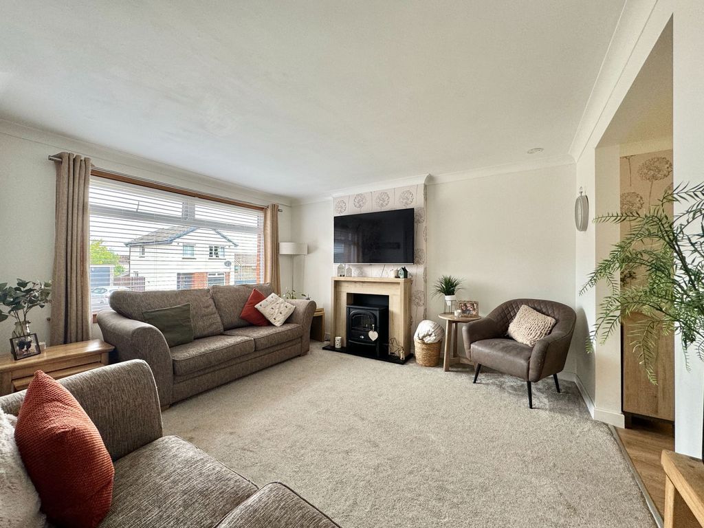 Property photo 3 of 33