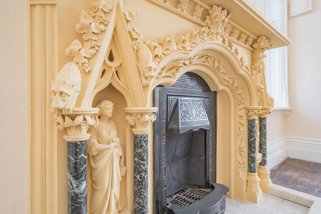 Property photo 3 of 28