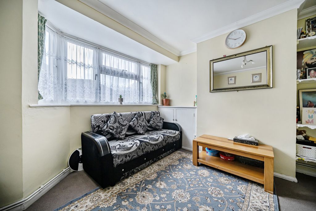 Property photo 3 of 20 Reception