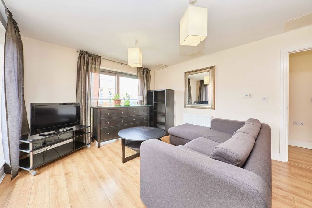 Property photo 2 of 7