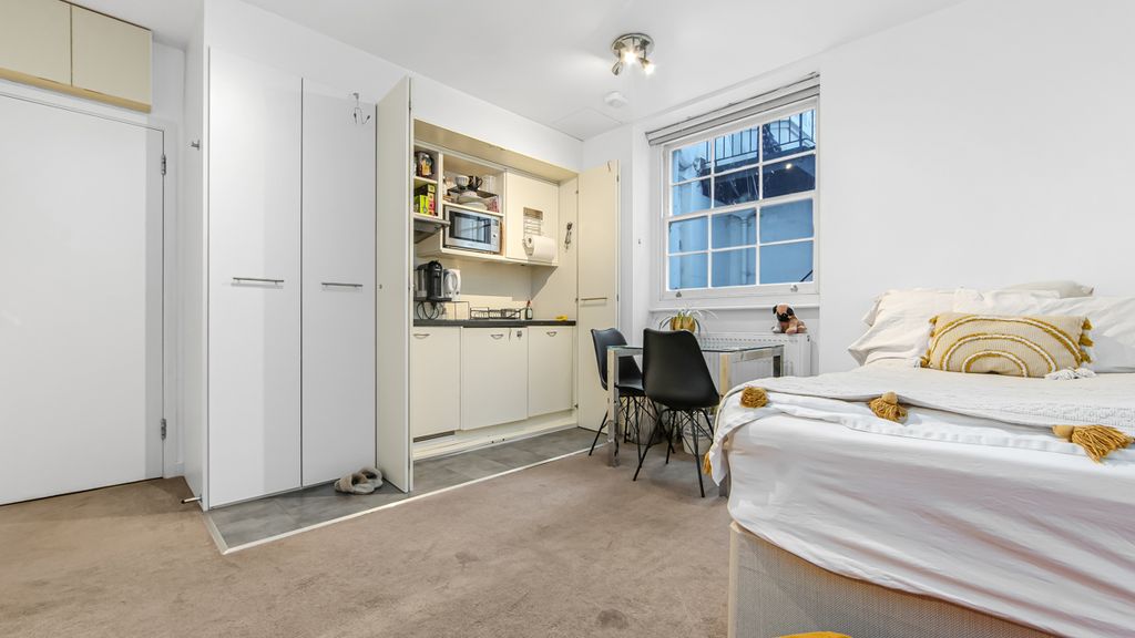 Property photo 1 of 5
