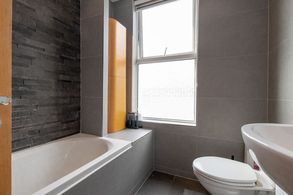 Additional image 23 of 4 bed semi-detached house for saleLes Gravees, St. Peter Port, Guernsey GY1