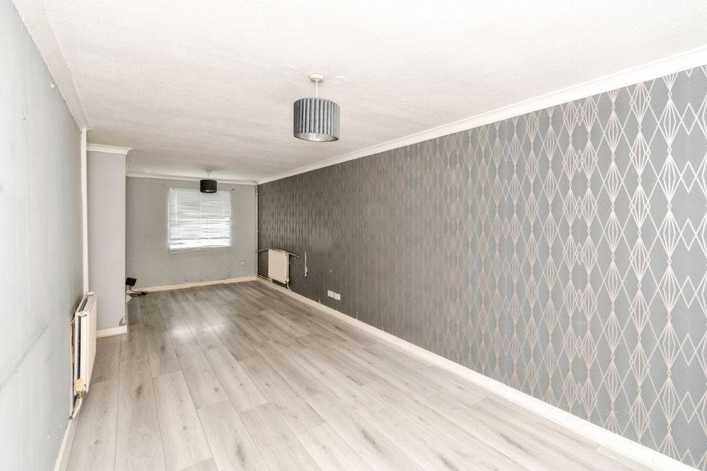 Property photo 3 of 12 Pbox-Img.Jpg