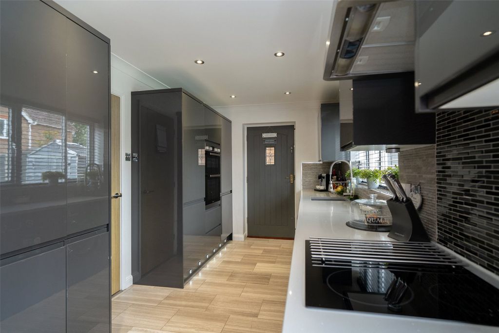 Property photo 2 of 20 Picture No. 06