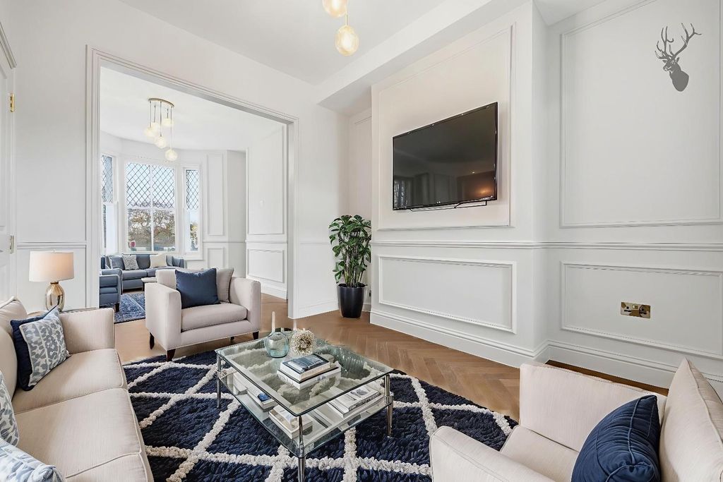 Property photo 3 of 25