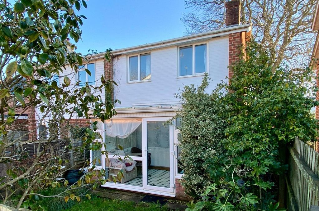 Property photo 1 of 15 2 Bed Semi Detached Townhouse