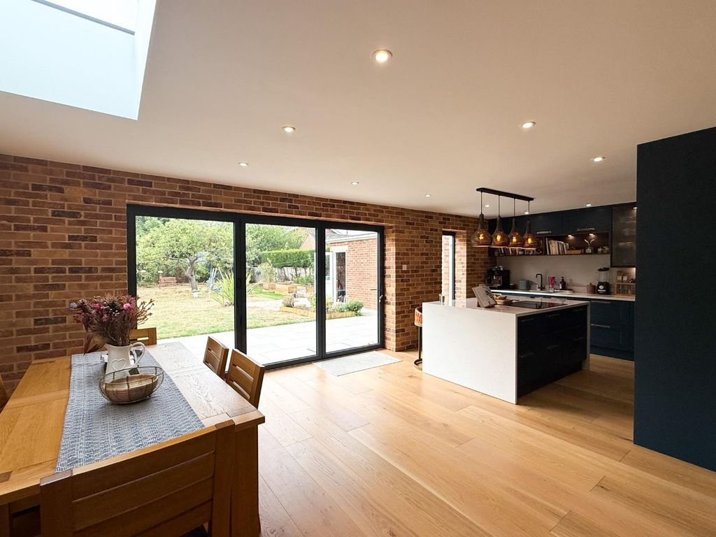 Property photo 2 of 23 Dining/Kitchen