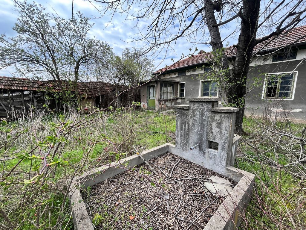 Property photo 1 of 4
