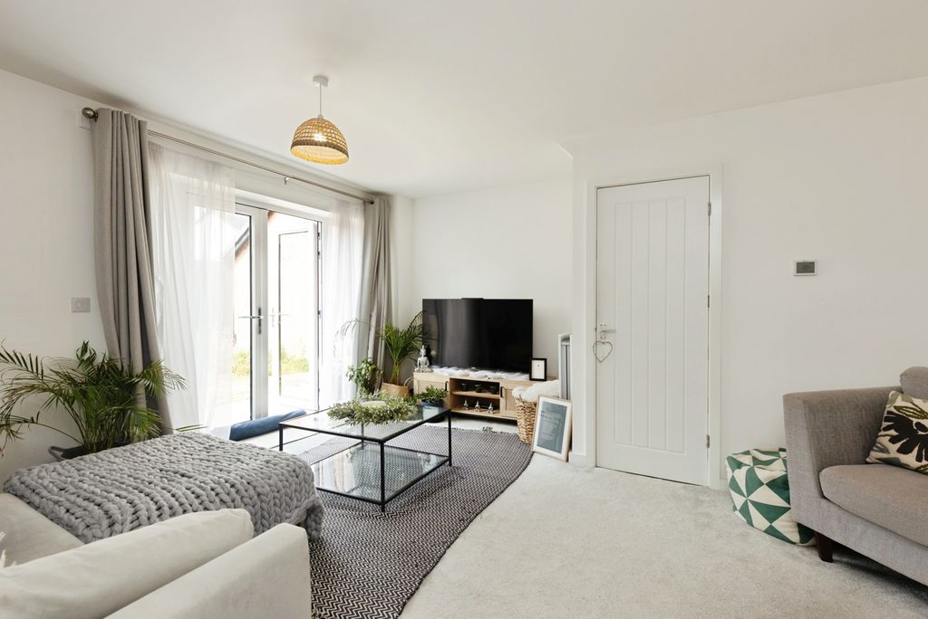 Property photo 3 of 15 Pbox-Img.Jpg
