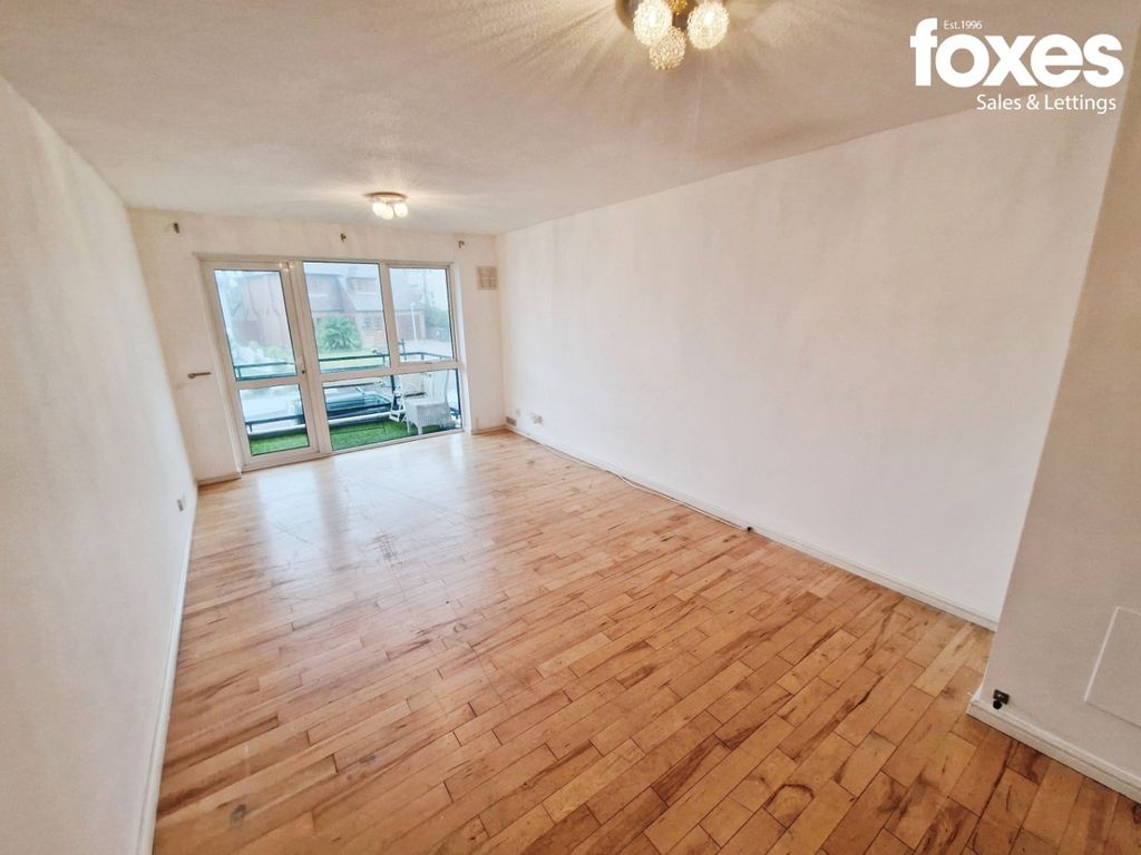 Property photo 3 of 11 3845494