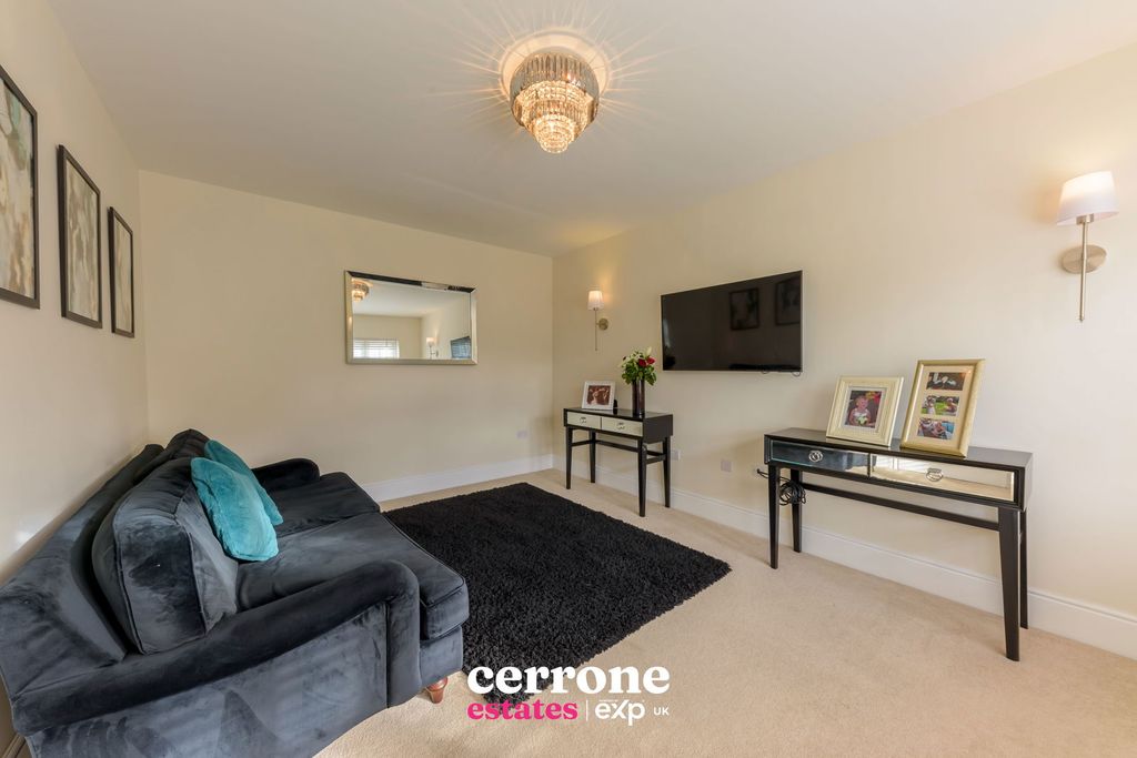 Property photo 2 of 36